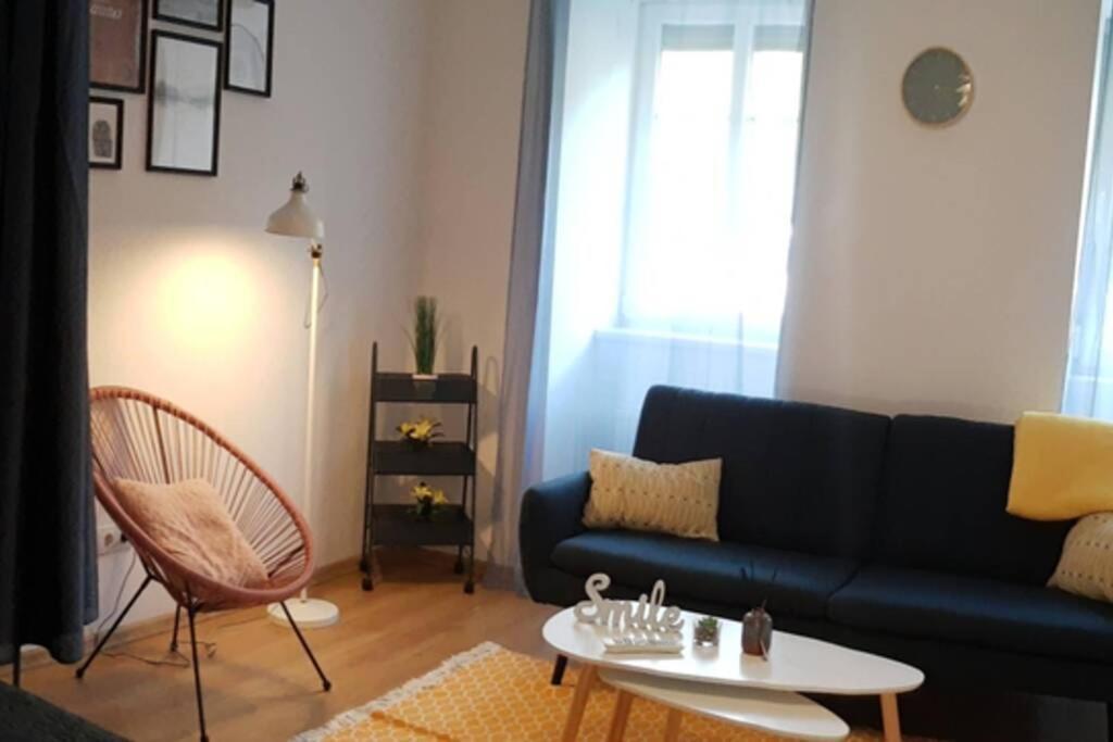Apartmán A Charming Little Flat Just Above Szechenyi Square Pětikostelí Exteriér fotografie
